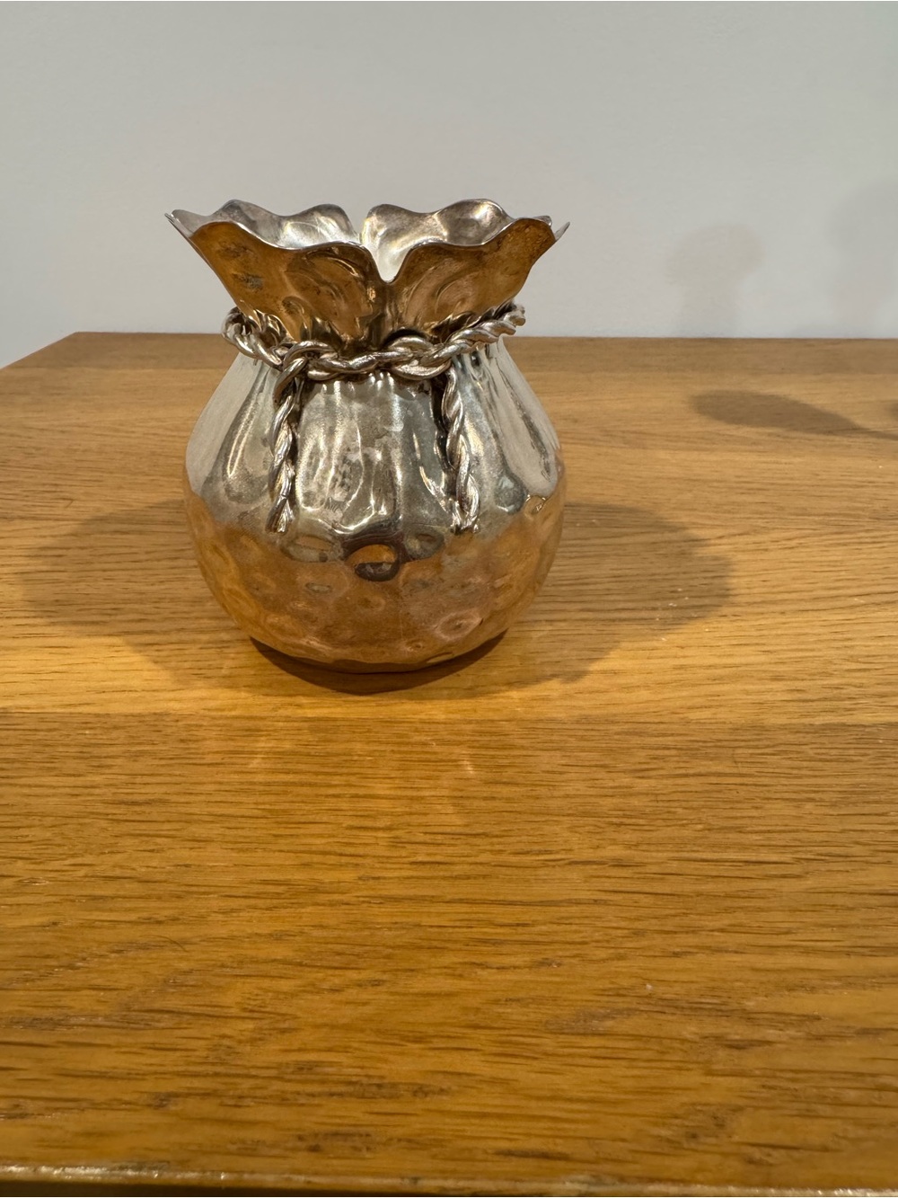 Decorative Vase Bowl - Ruffled Floral Rim - 4"